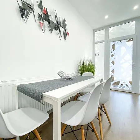 Foter Ii. Apartment *