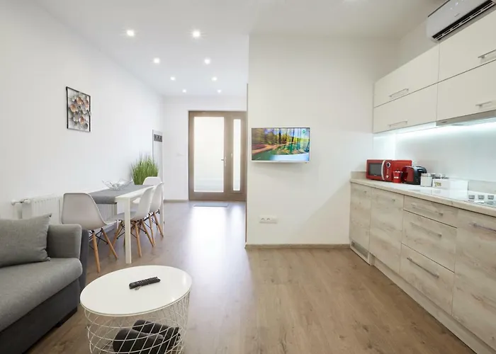 Foter Ii. Apartment *